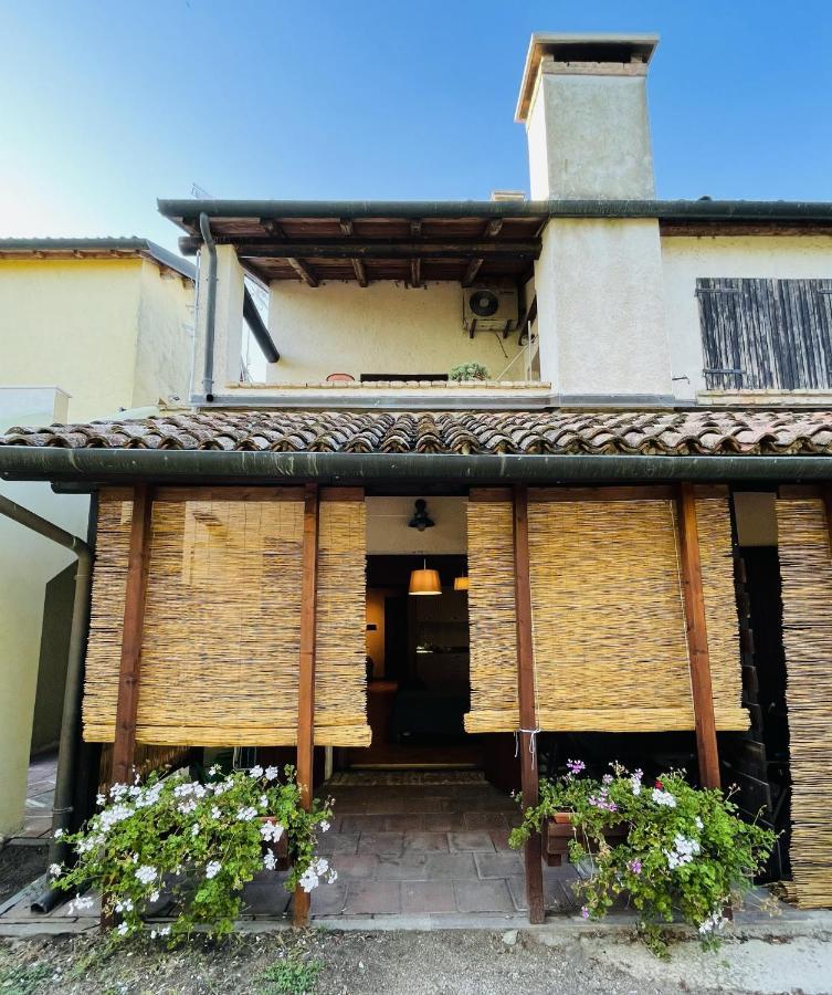 Ferienwohnung Borgo Del Nibbio Porto Levante Exterior foto